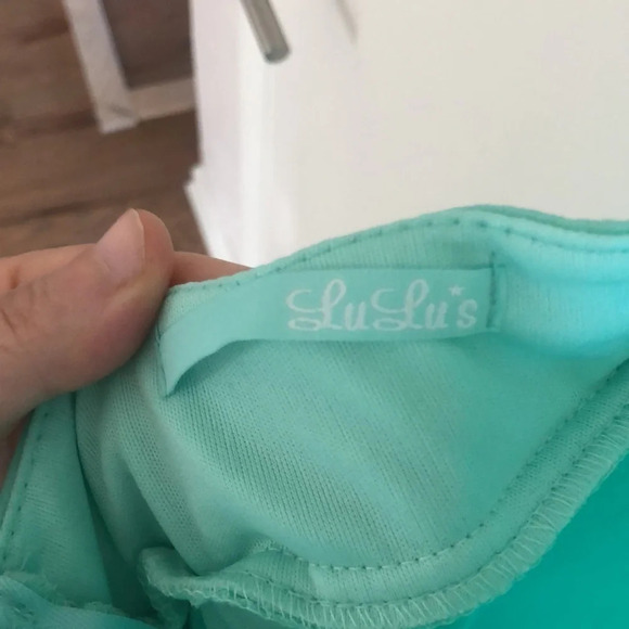 LU LU’S | Sea green backless gown - Picture 7 of 9